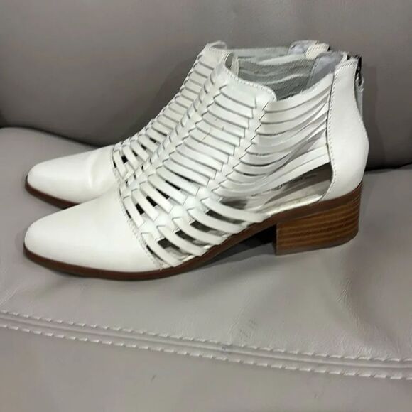 Treasure & Bond Shoes - Treasure & Bond Hattie Bootie sz 7